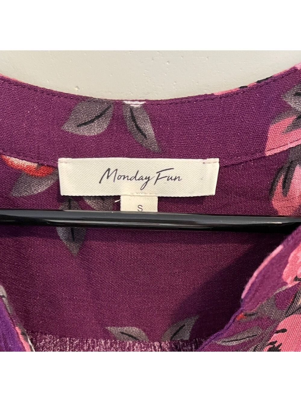 Monday Fun Plum Floral Blouse Size Small - Picture 2 of 6